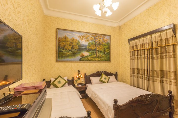 Room 9 of 39