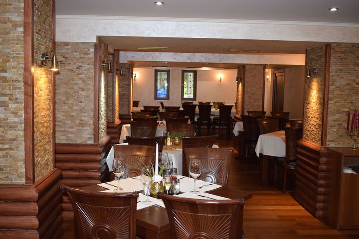 Dining 23 of 47
