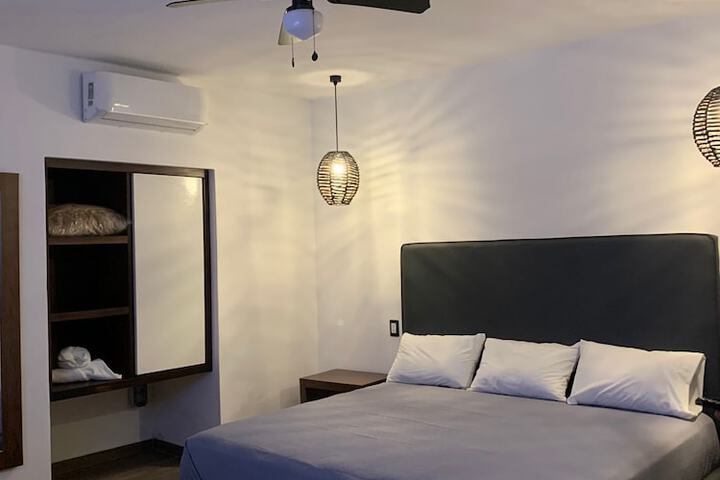 Room 12 of 48