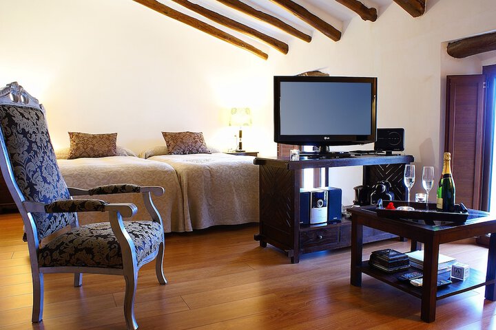 Room 4 of 72