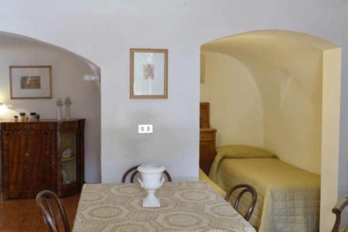 Room 14 of 49