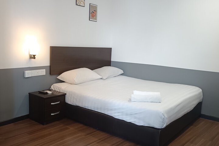Room 3 of 20