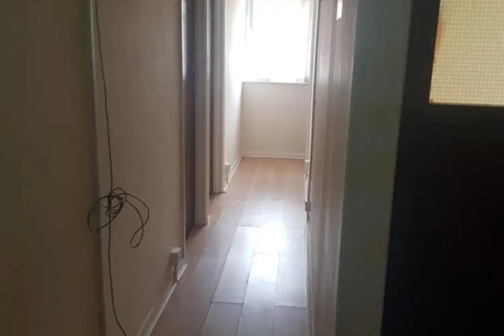 Room 10 of 13