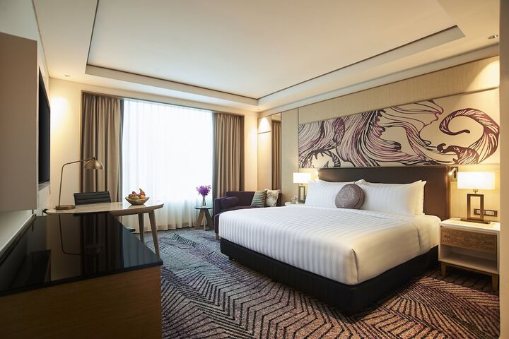 Room 2 of 94