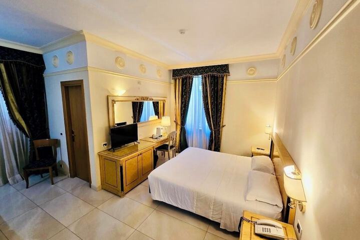 Room 34 of 72