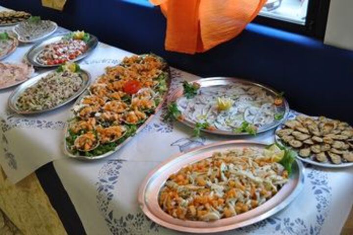 Dining 10 of 25