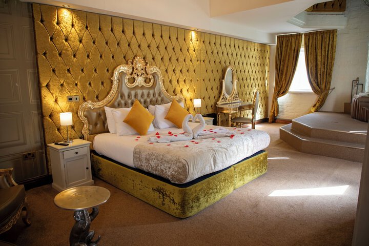 Room 68 of 96