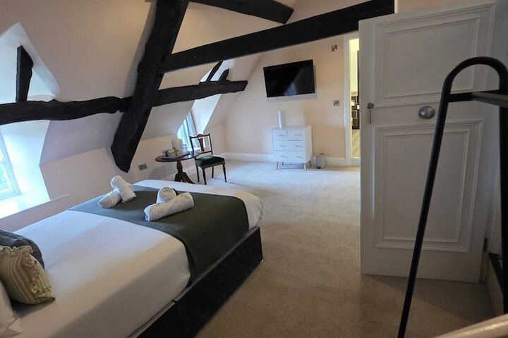 Room 44 of 111