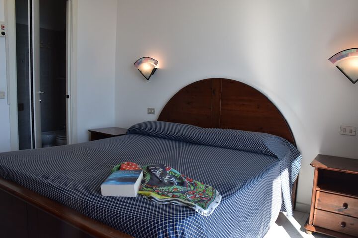 Room 4 of 22