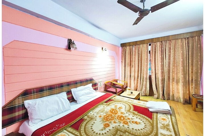 Room 3 of 17