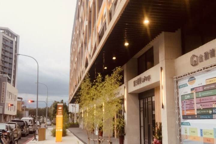 Hotel 27 of 28