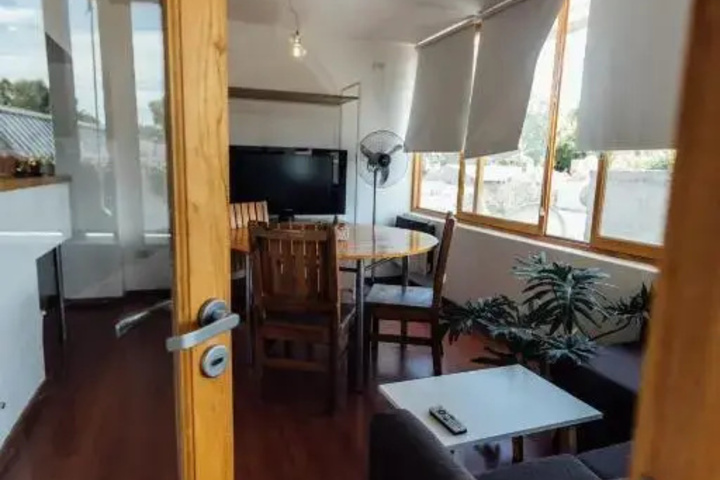 Room 6 of 18