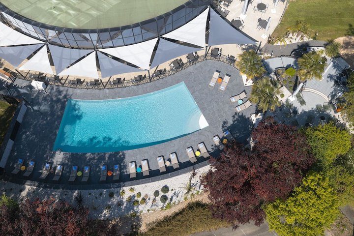 Pool 124 of 278