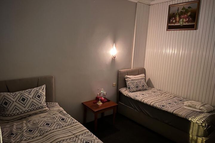 Room 9 of 15