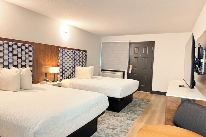 Sunshine Lodge in Gibsons, BC