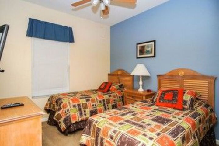 Room 10 of 27