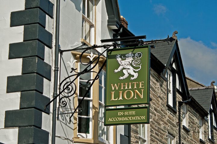 The White Lion Hotel in Machynlleth