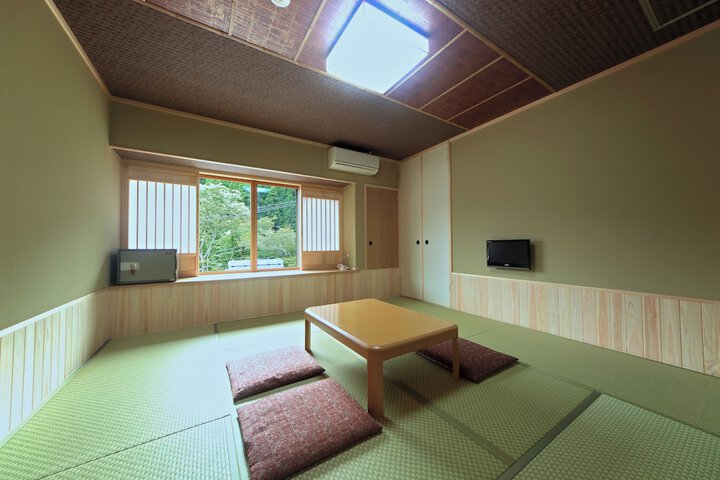 Room 29 of 83