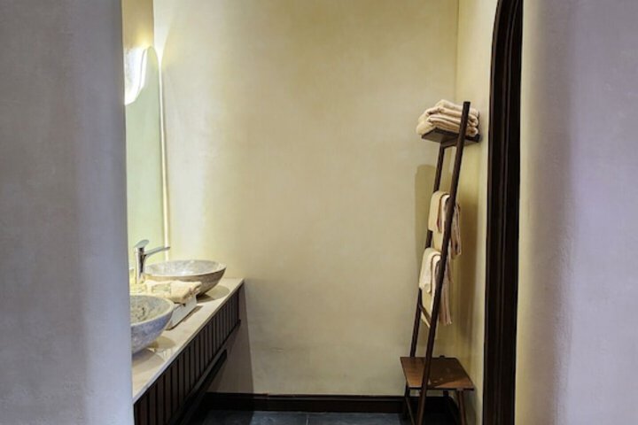 Room 177 of 210