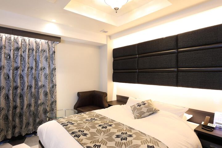 Room 17 of 34
