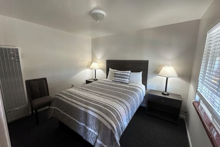 Room 4 of 89