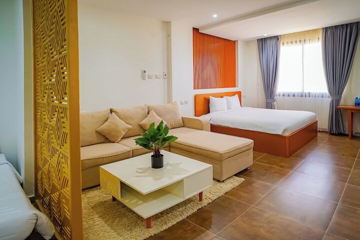 Room 8 of 47