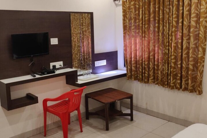 Room 12 of 26