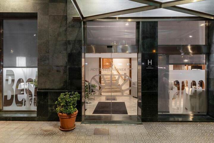 Entrance & Lobby