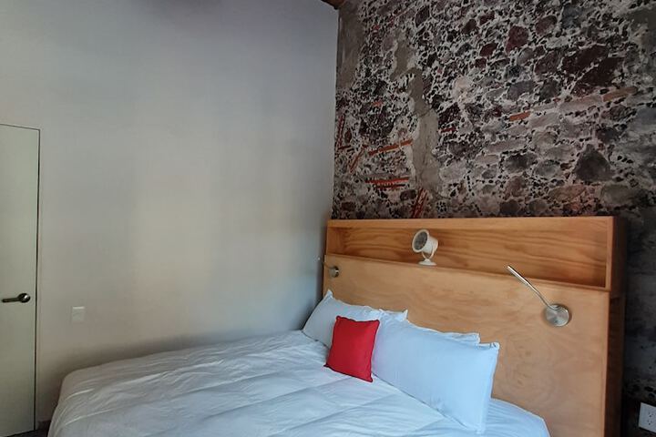 Room 32 of 108