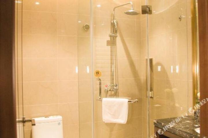 Minshan Sun Tribe Hotel