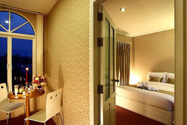 Room 8 of 40