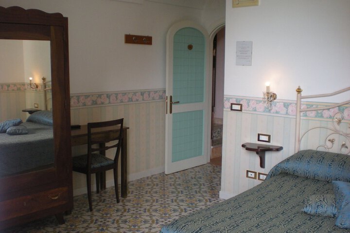 Room 18 of 39