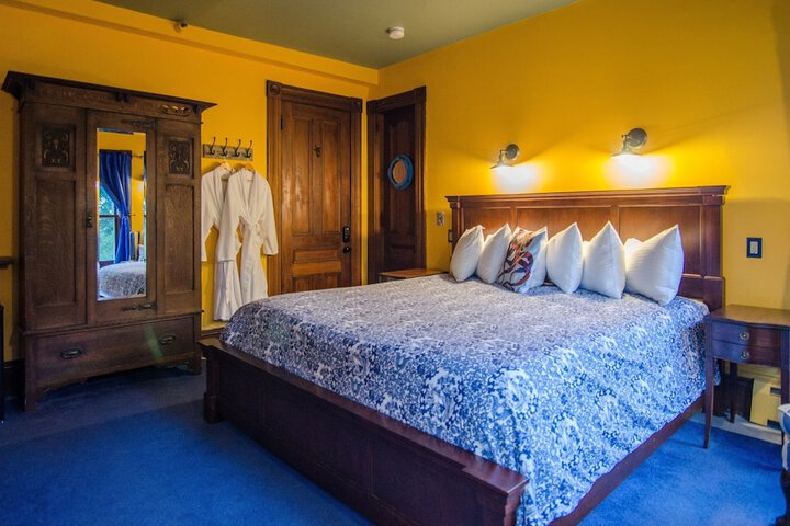 Room 15 of 49