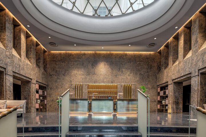 Entrance & Lobby