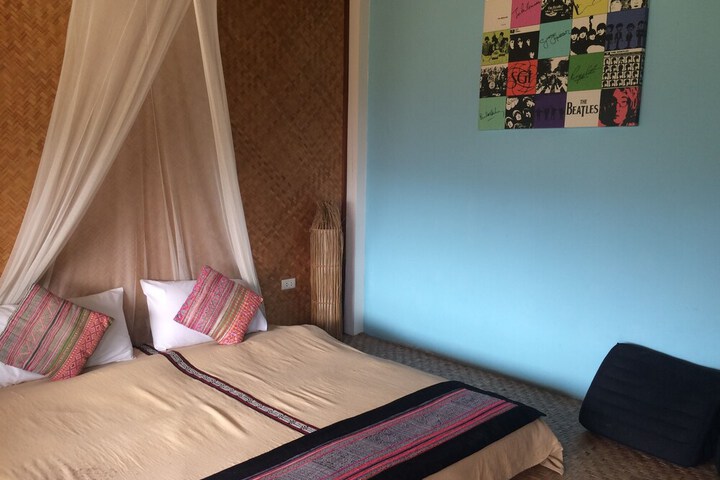 Room 10 of 33
