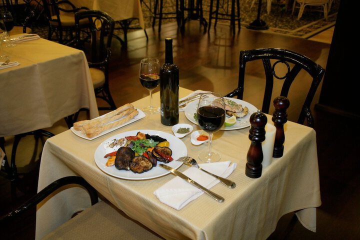 Dining 34 of 43
