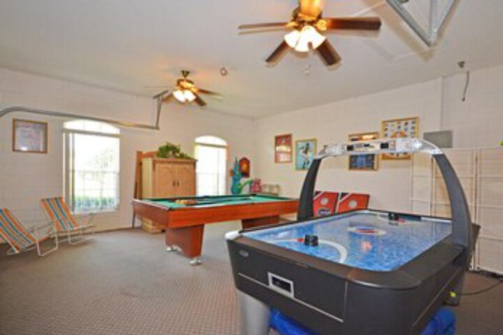 Room 12 of 35