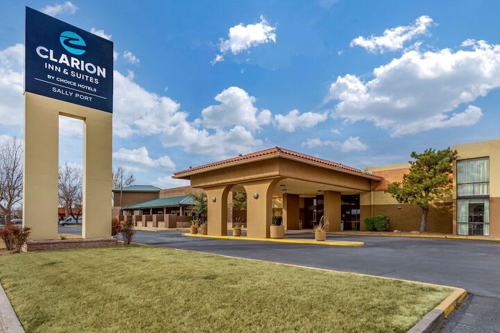 Clarion Inn &  Suites Roswell in Roswell, NM