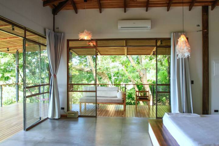 Room 4 of 294