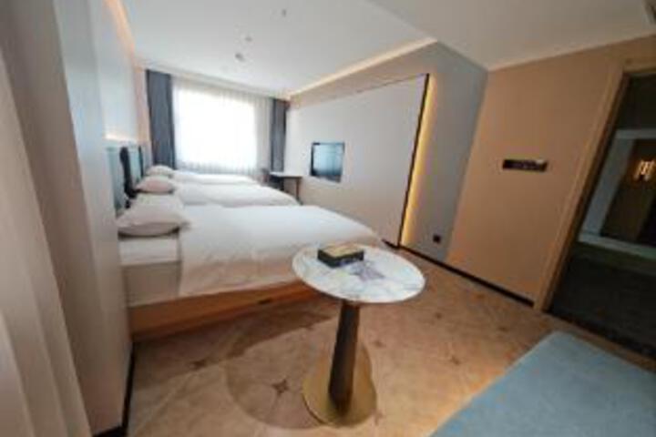 Room 13 of 13