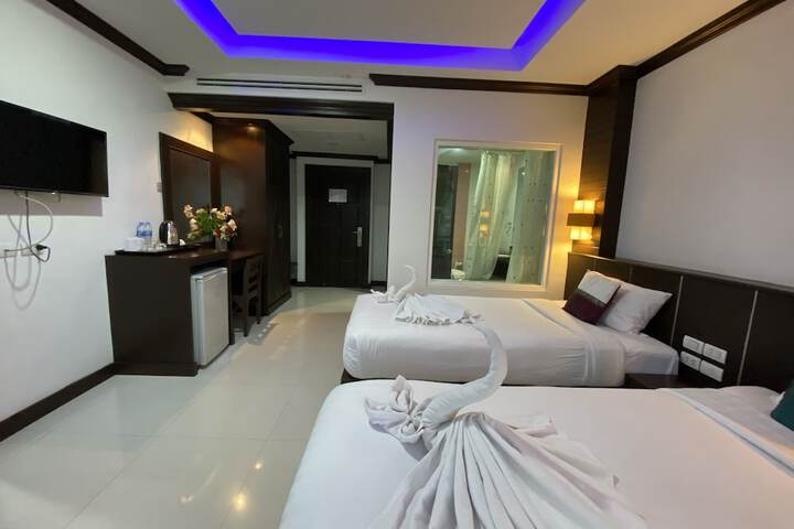 Room 27 of 95