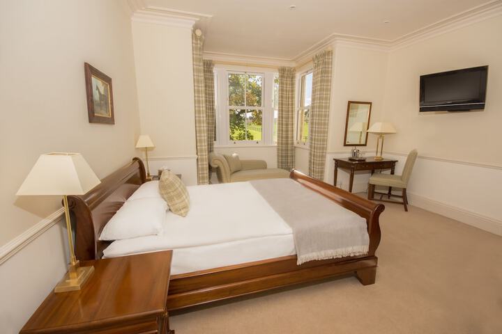 Room 5 of 46
