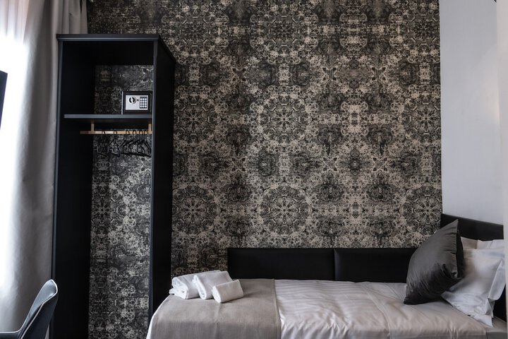 Room 83 of 209