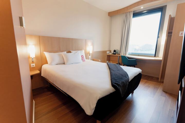 Room 12 of 67