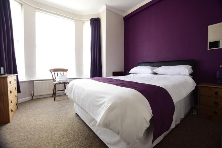 Room 15 of 28