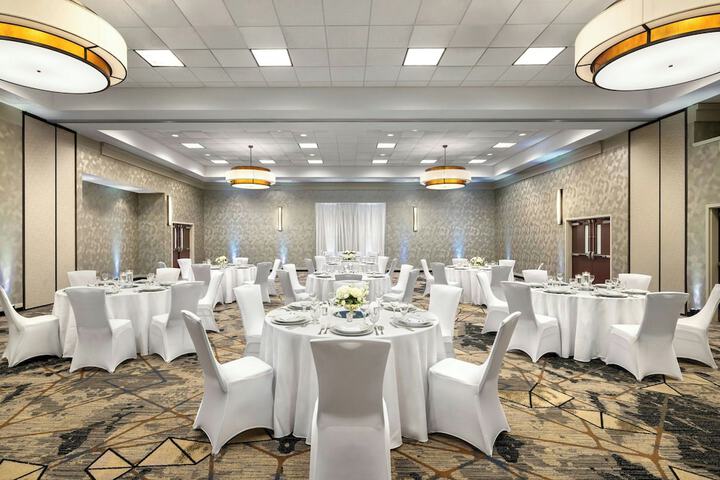 Ballroom/Hall 48 of 60