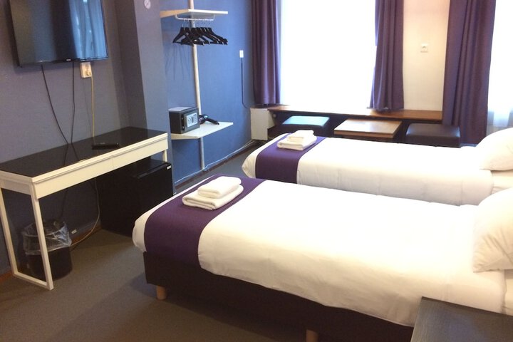 Room 16 of 54