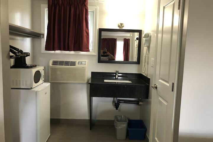 Room 2 of 38
