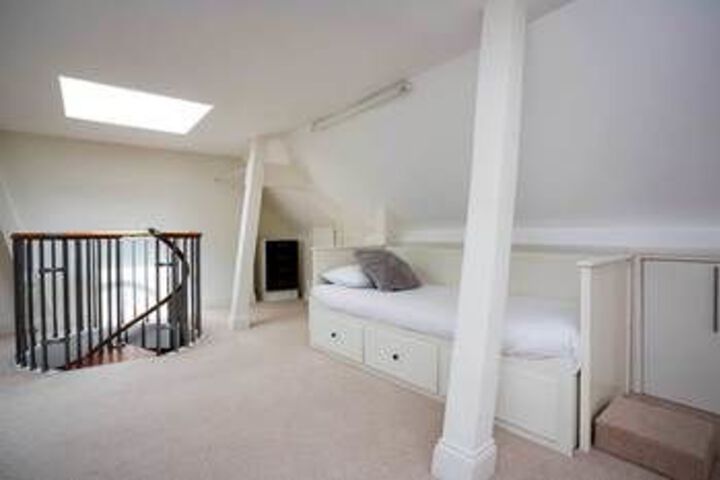 Room 11 of 43