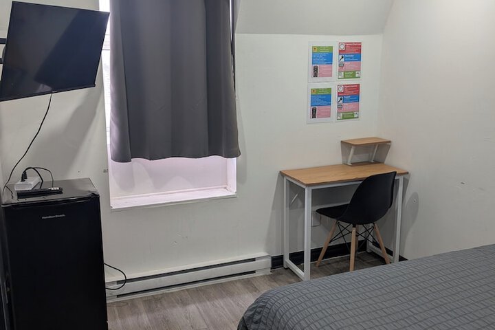 Room 28 of 40